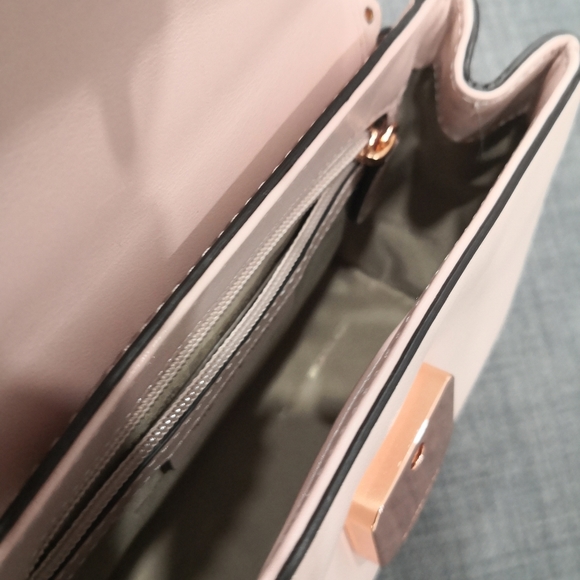 Michael  Kors Crossbody Bag - Picture 11 of 11